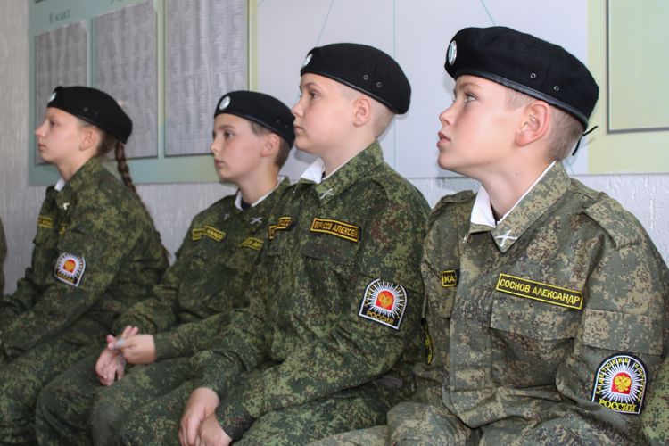 В Ставрополе росгвардейцы приняли участие в акции "Книга - кадету"  