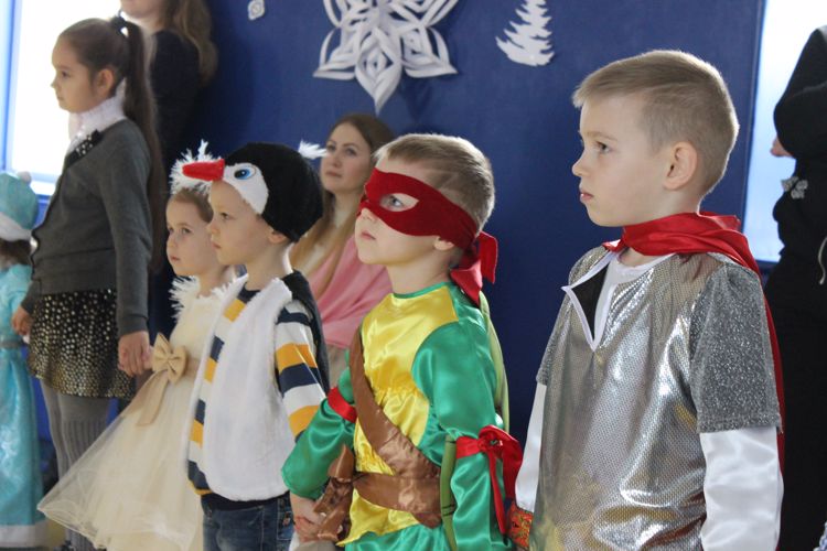 На Ставрополье сотрудники вневедомственной охраны Росгвардии проводят новогодние мероприятия для детей 