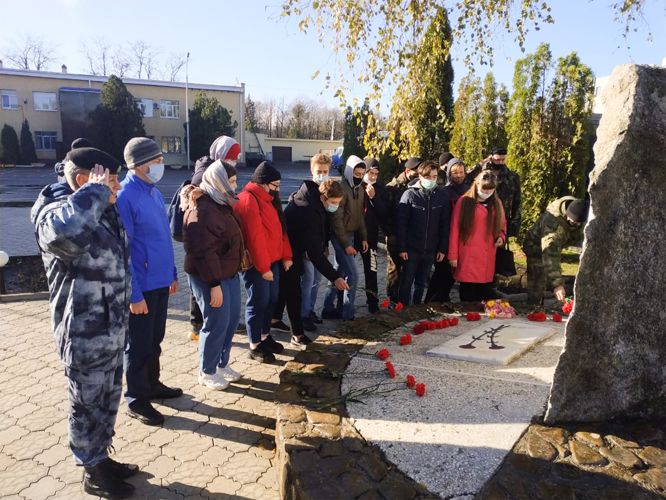 В Ставрополе студенты Аграрного университета почтили память омоновцев, погибших при исполнении служебного долга