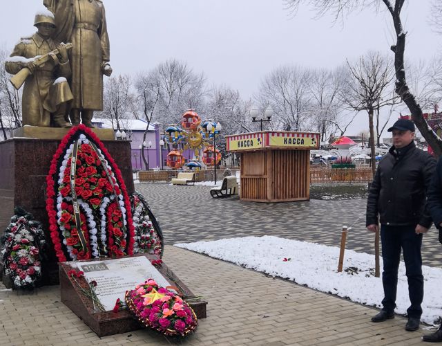 В Минеральных Водах сотрудники Росгвардии почтили память советских воинов, освобождавших город от немецко-фашистских захватчиков