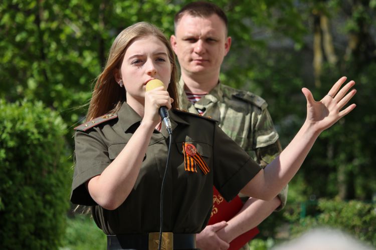 В Ставрополе росгвардейцы поздравили ветерана Великой Отечественной войны с Днем Победы