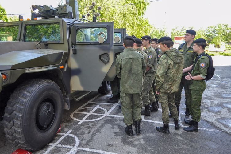 В ставропольском отряде специального назначения Росгвардии отметили Международный день защиты детей