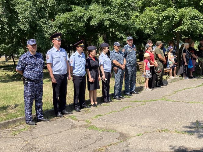 В Георгиевске росгвардейцы приняли участие в митинге памяти, посвященном Дню ветеранов боевых действий
