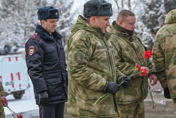 В Ставрополе росгвардейцы почтили память воинов-интернационалистов