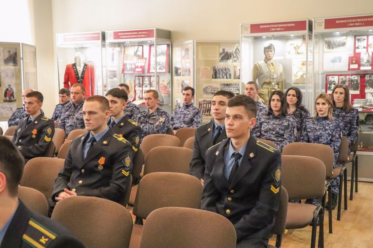 В Ставрополе росгвардейцы стали участниками круглого стола ко Дню защитника Отечества 