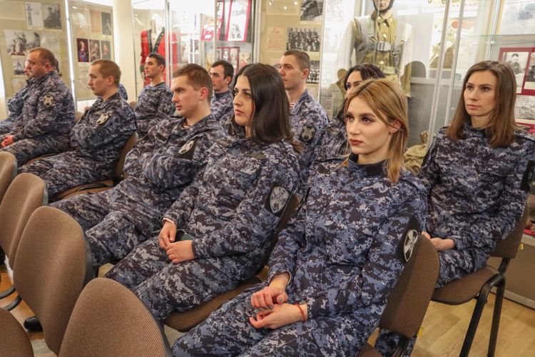 В Ставрополе росгвардейцы стали участниками круглого стола ко Дню защитника Отечества 