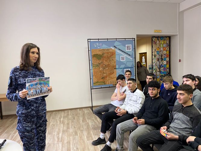 В Ставрополе росгвардейцы в рамках ведомственной акции провели встречу с молодежью