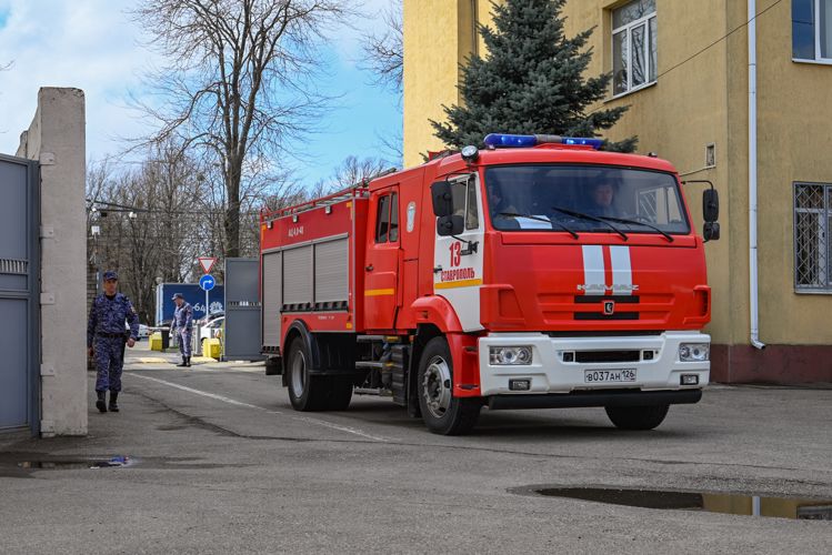 В Ставрополе сотрудники Росгвардии и МЧС провели пожарно-тактические тренировки 