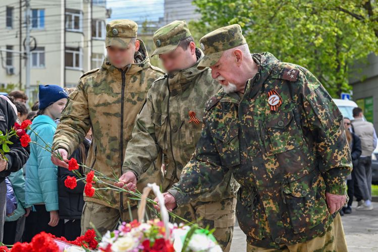 В Ставрополе росгвардейцы почтили память ликвидаторов последствий аварии на Чернобыльской АЭС