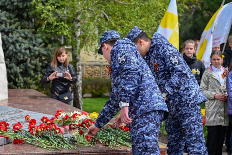 В Ставрополе росгвардейцы почтили память ликвидаторов последствий аварии на Чернобыльской АЭС