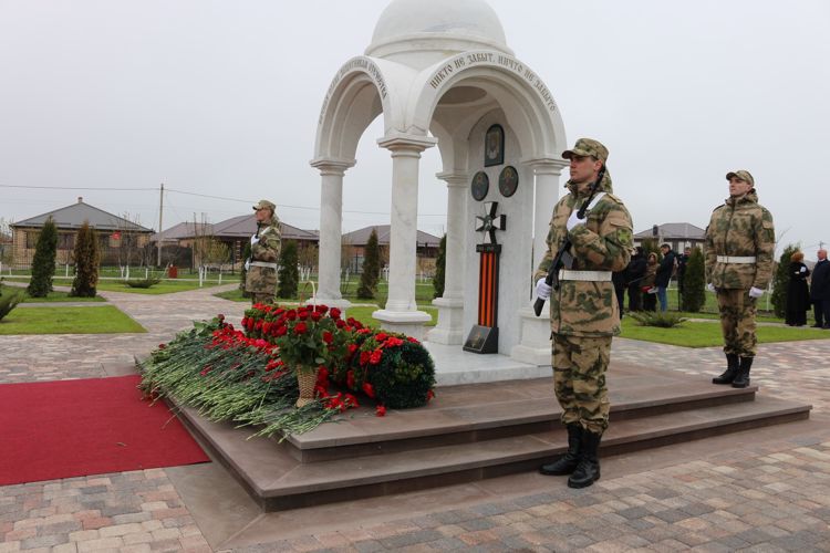 На Ставрополье заместитель командующего Северо-Кавказским округом Росгвардии принял участие в открытии мемориала защитникам Отечества