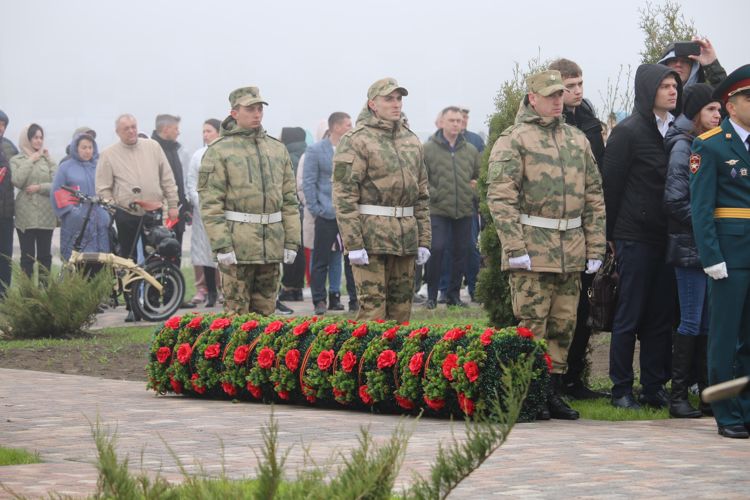 На Ставрополье заместитель командующего Северо-Кавказским округом Росгвардии принял участие в открытии мемориала защитникам Отечества