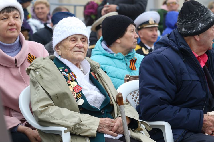 В Ставрополе начальник краевого Управления Росгвардии принял участие в праздничных мероприятиях Дня Победы