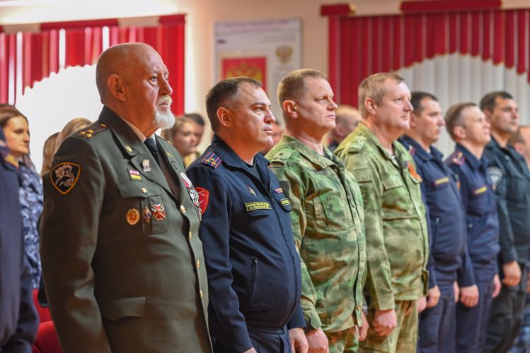 В Ставрополе сотрудники и военнослужащие Росгвардии награждены государственными наградами 