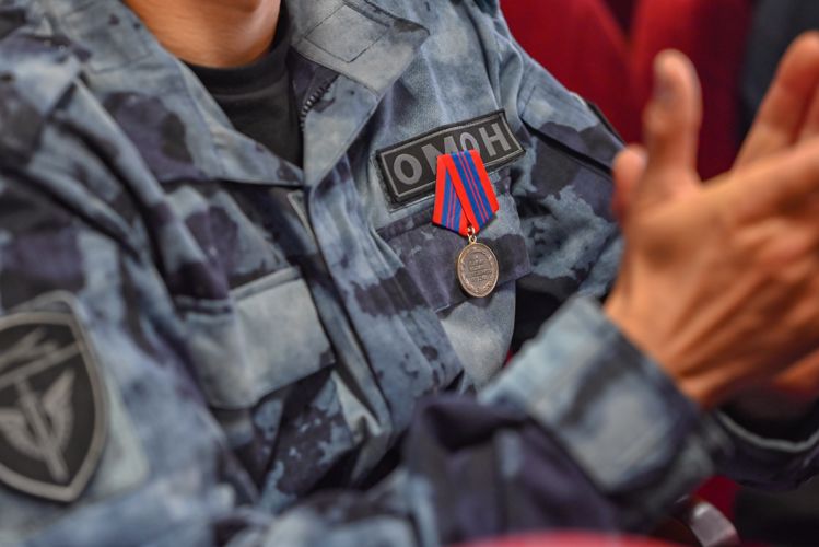 В Ставрополе сотрудники и военнослужащие Росгвардии награждены государственными наградами 