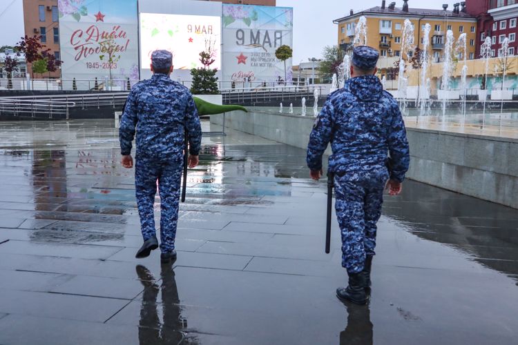 В Ставрополе росгвардейцы приняли участие в обеспечении правопорядка в День Великой Победы 