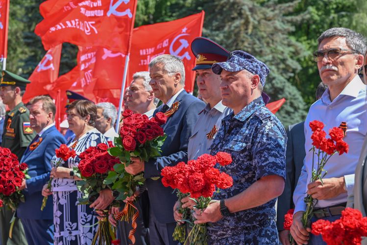 В Ставрополе росгвардейцы приняли участие в мероприятии, посвященном Дню памяти и скорби