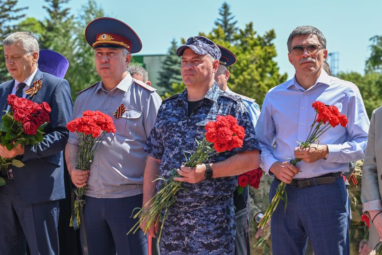 В Ставрополе росгвардейцы приняли участие в мероприятии, посвященном Дню памяти и скорби