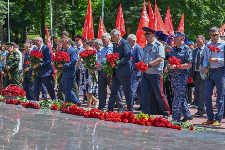 В Ставрополе росгвардейцы приняли участие в мероприятии, посвященном Дню памяти и скорби
