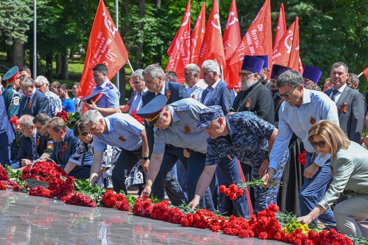 В Ставрополе росгвардейцы приняли участие в мероприятии, посвященном Дню памяти и скорби