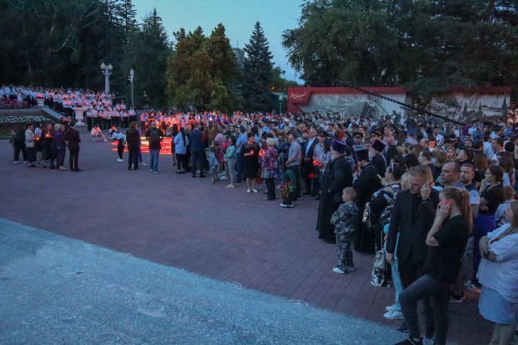 На Ставрополье сотрудники Росгвардии приняли участие в акции «Огни памяти — 2023»