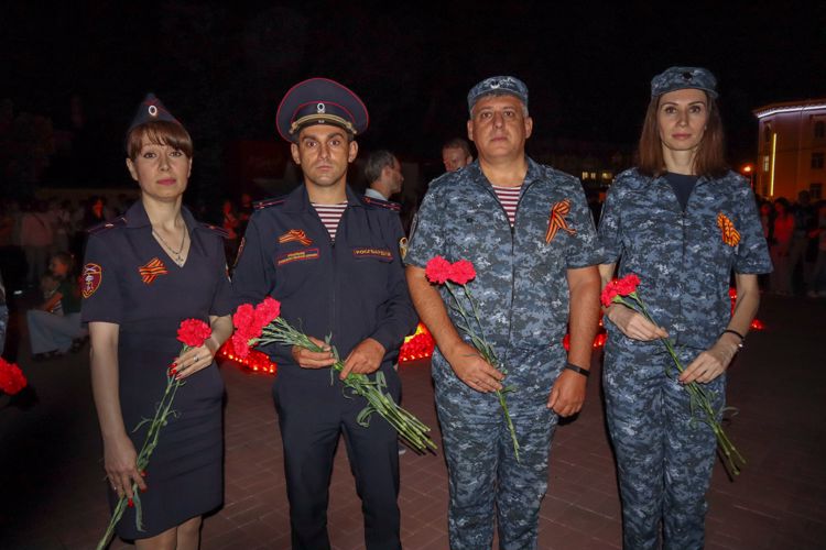 На Ставрополье сотрудники Росгвардии приняли участие в акции «Огни памяти — 2023»