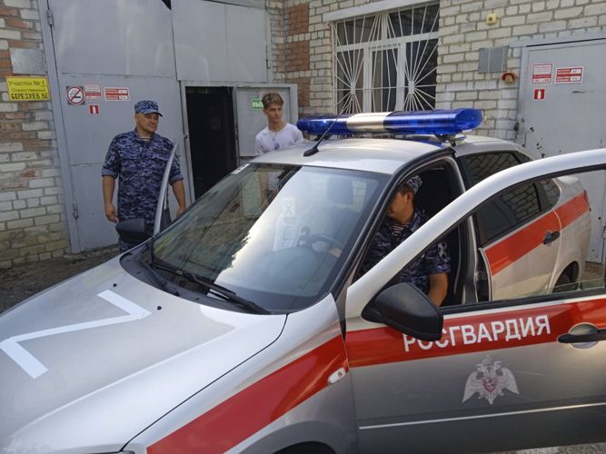 В Невинномысске росгвардейцы провели День открытых дверей для желающих поступить на службу