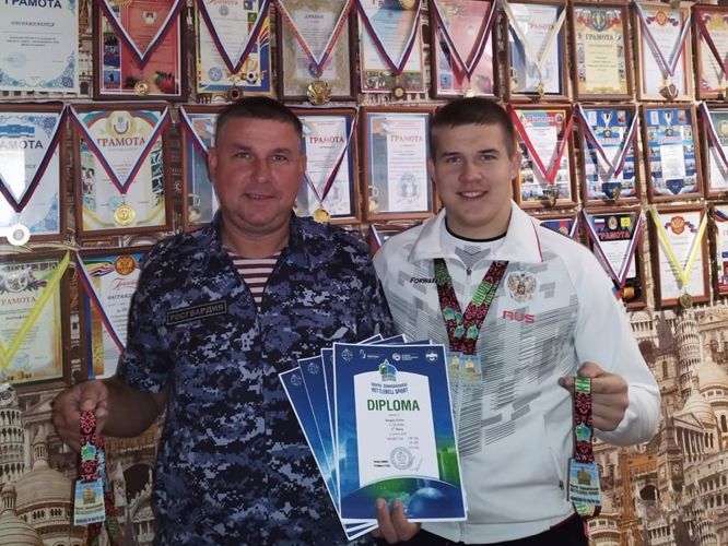 Сын сотрудника Росгвардии стал чемпионом мира по гиревому спорту