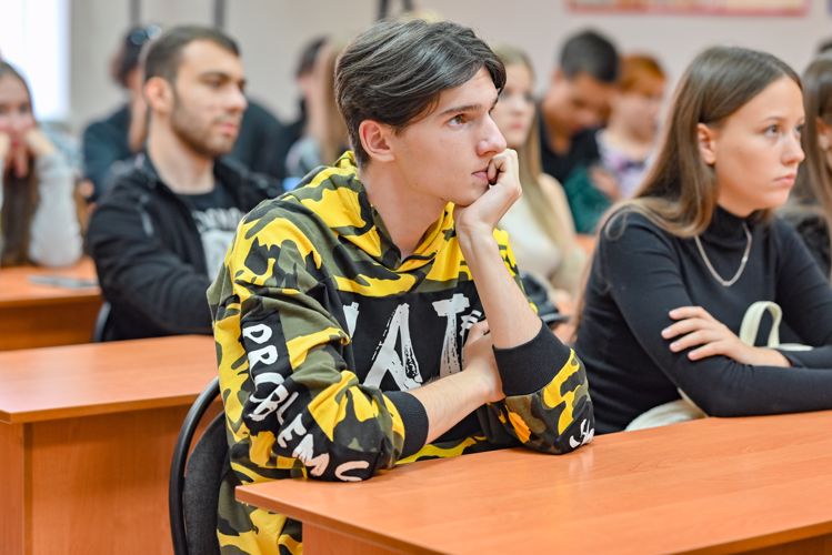 Представители Росгвардии провели профилактическую акцию в ставропольском ВУЗе