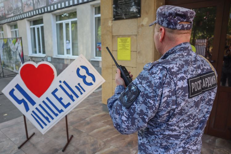 Росгвардейцы обеспечили безопасность мероприятий ко Дню знаний