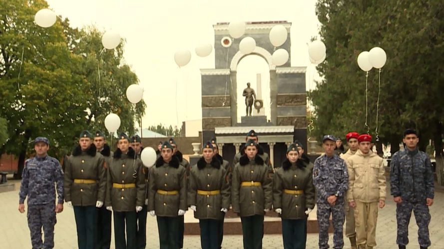  В Северо-Кавказском округе Росгвардии прошла патриотическая акция «Белые журавли. Памяти...»