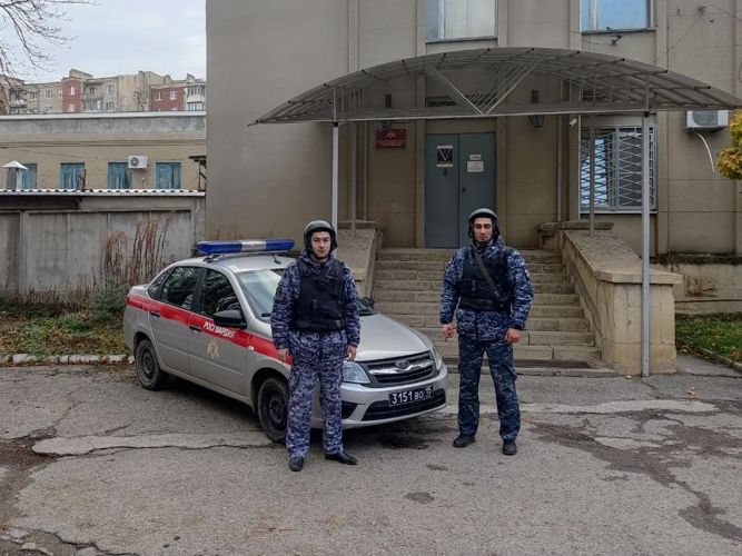 Сотрудники Росгвардии задержали подозреваемую в ограблении ювелирного салона в Кисловодске