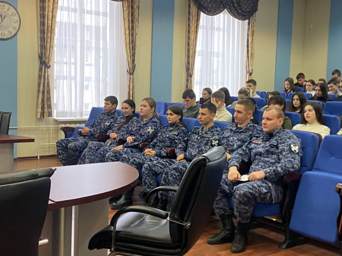 В Ставрополе сотрудники Росгвардии приняли участие в мероприятиях ко Дню Конституции