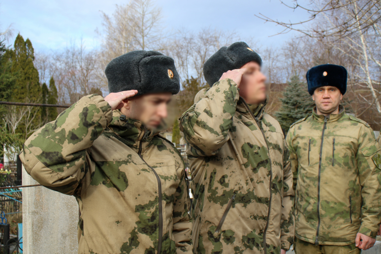Военнослужащие Росгвардии почтили память Героя России Владимира Нургалиева в Ставрополе