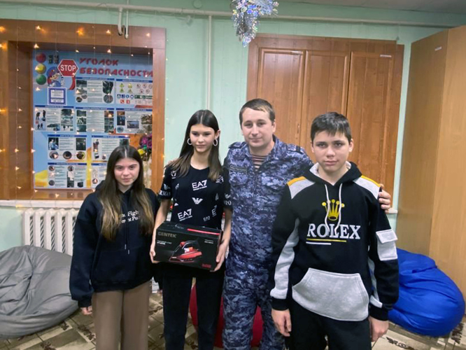 Сотрудники  Росгвардии поздравили с Рождеством воспитанников детского дома на Ставрополье