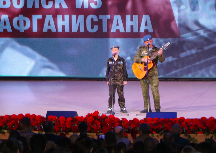 На Ставрополье росгвардейцы приняли участие в торжественном мероприятии ко Дню памяти о россиянах, исполнявших служебный долг за пределами Отечества