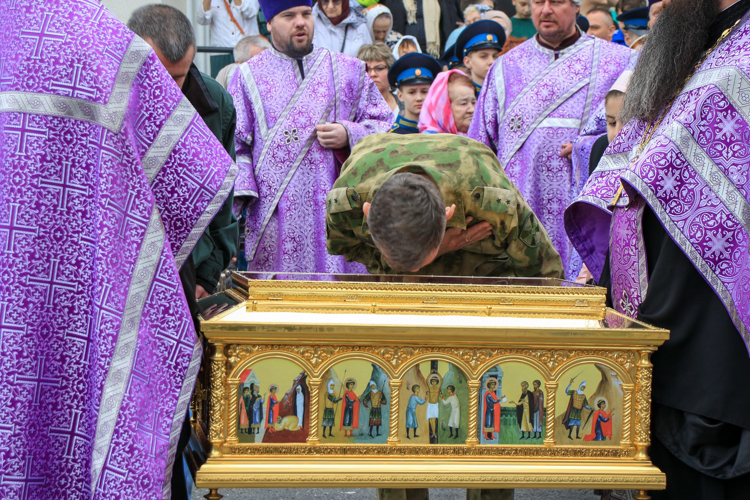 В Ставропольском крае начальник Управления Росгвардии принял участие в церемонии закладки храма 