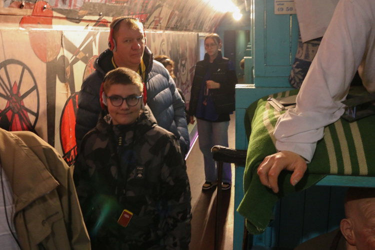 В Ставрополе семьи росгвардейцев посетили передвижной музей «Поезд Победы»