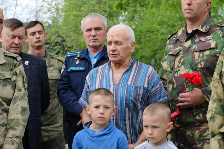 В Ставрополе росгвардейцы почтили память Героя России майора Владимира Нургалиева