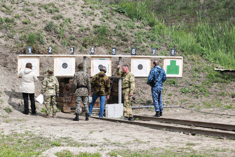 Военнослужащие Росгвардии стали победителями и призерами межведомственных соревнований по стрельбе на Ставрополье