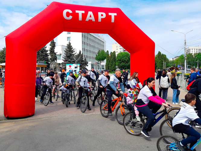  В Ставрополе росгвардейцы приняли участие в общегородской акции «Веломарш Победы»