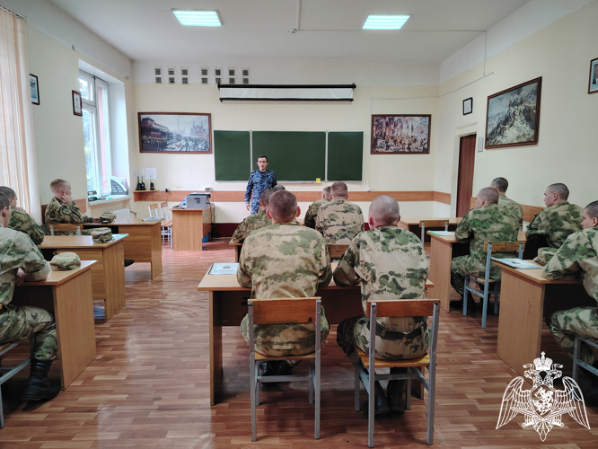  Сотрудники  вневедомственной охраны Росгвардии проводят  профориентационные встречи  на Ставрополье