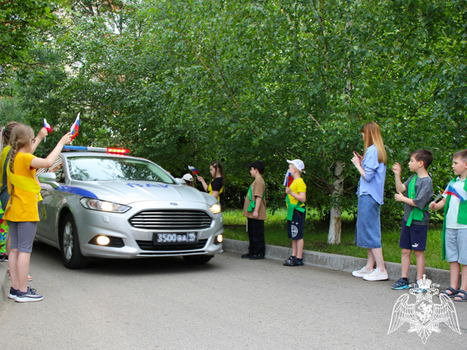  В Ставрополе офицер Росгвардии провёл занятие по правилам дорожного движения со школьниками