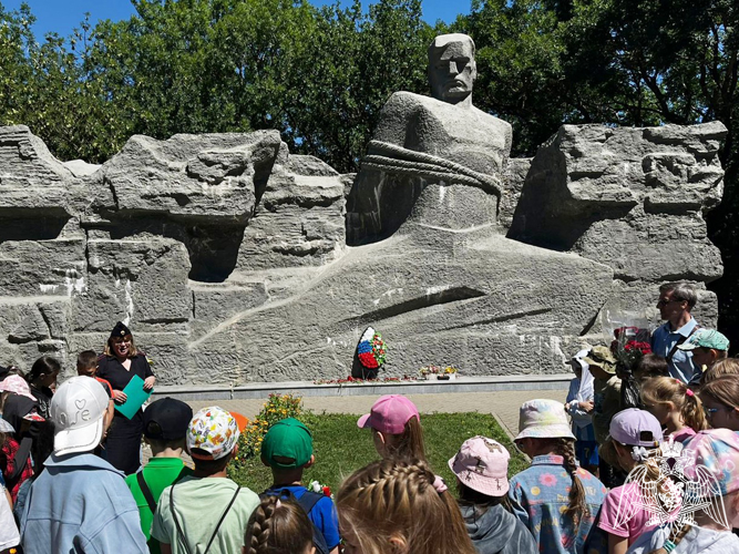 Росгвардейцы провели памятное мероприятие для ставропольских школьников
