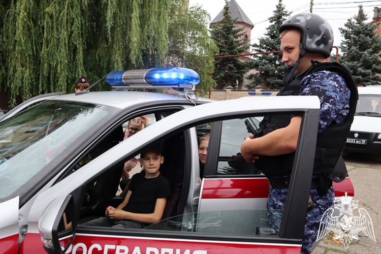 В региональном управлении вневедомственной охраны Росгвардии прошел День открытых дверей для юных ставропольцев
