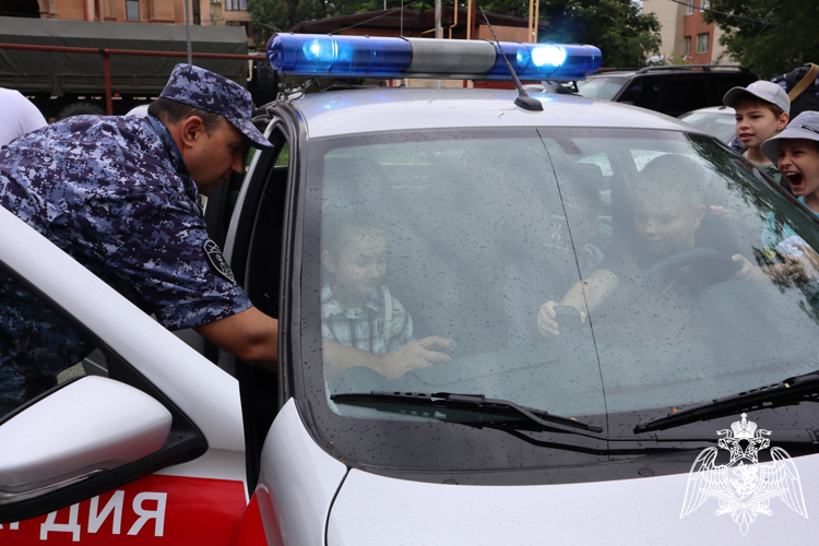 В региональном управлении вневедомственной охраны Росгвардии прошел День открытых дверей для юных ставропольцев