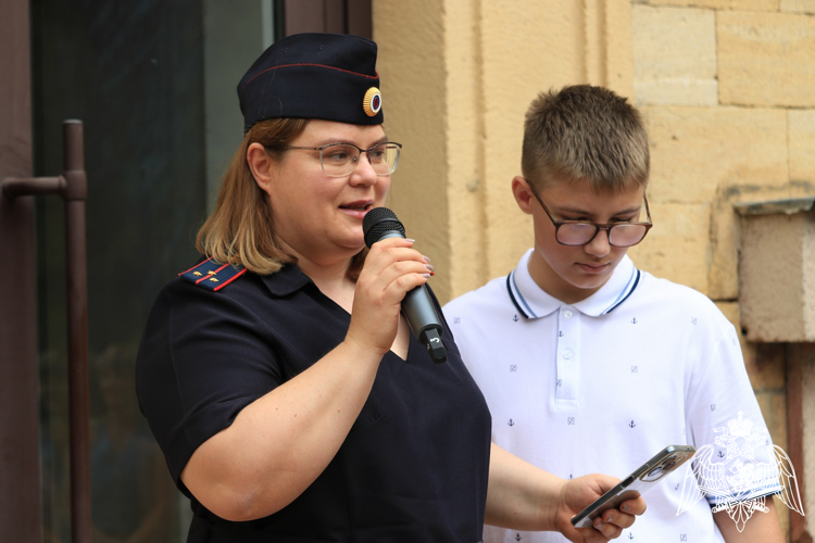 На Ставрополье росгвардейцы провели комплекс детских мероприятий в День государственного флага России