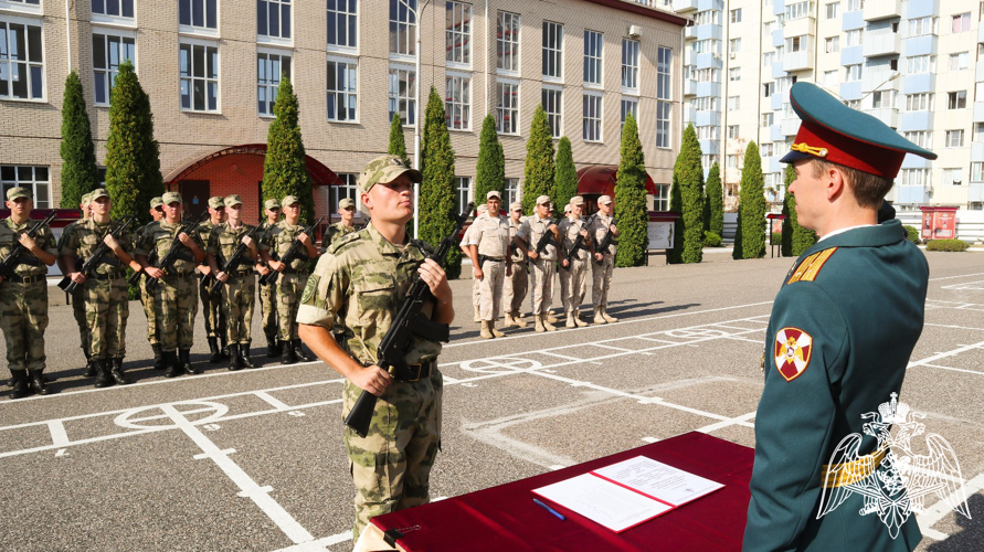 Церемония приведения новобранцев Росгвардии к военной присяге состоялась в Пятигорске