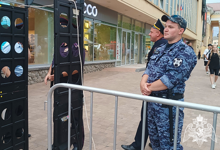  В Ставрополе сотрудники Росгвардии обеспечивают правопорядок и безопасность Гранд-финала международного конкурса «Кардо»