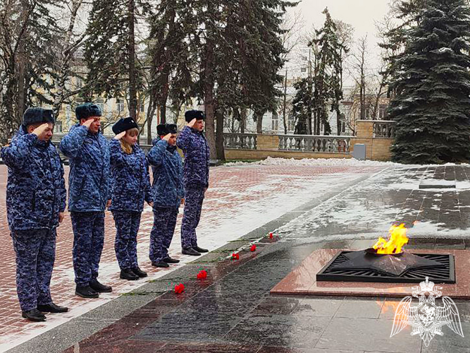Росгвардейцы почтили память Неизвестного солдата в Ставрополе